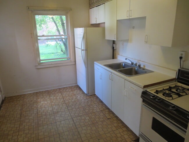 339 Hemlock Dr in Moon Township, PA - Foto de edificio - Building Photo