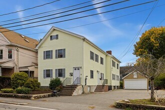 28 Salem St, Unit #1 in Wakefield, MA - Building Photo - Building Photo