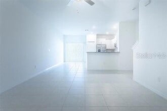 32025 Powderpuff Mimosa Dr in San Antonio, FL - Foto de edificio - Building Photo