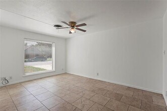 3209 N Calais St in Sherman, TX - Building Photo - Building Photo