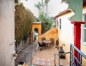 2420 Teviot St in Los Angeles, CA - Building Photo - Building Photo