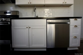 55 Vernon Ave in Rockville Centre, NY - Building Photo - Building Photo