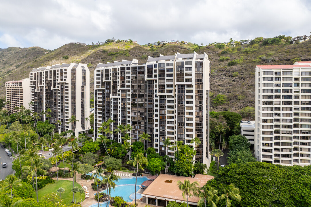 Mauna Luan in Honolulu, HI - Building Photo