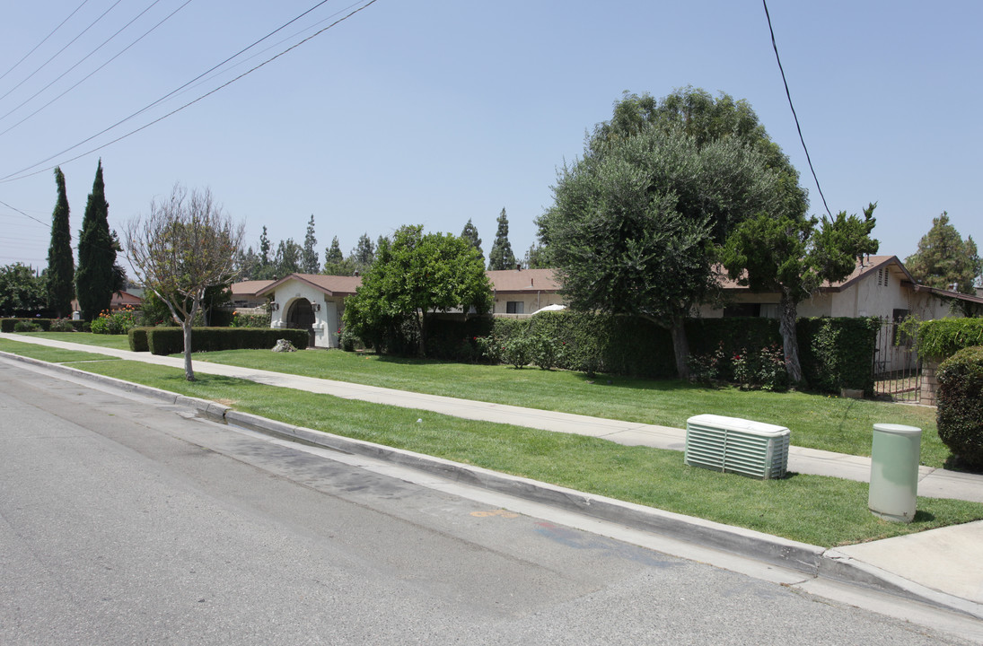 4532 Jones Ave in Riverside, CA - Foto de edificio