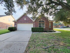 13935 Charterhouse Way in Sugar Land, TX - Building Photo