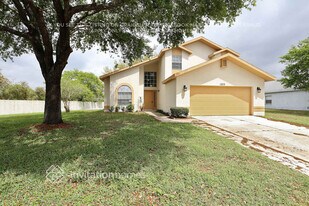 1202 Barmere Ln in Brandon, FL - Building Photo