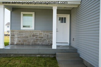 317 11th St NW in Bondurant, IA - Building Photo - Building Photo
