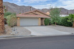 53085 Avenida Obregon in La Quinta, CA - Building Photo