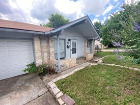 1710 Ledgewood Dr in Austin, TX - Building Photo