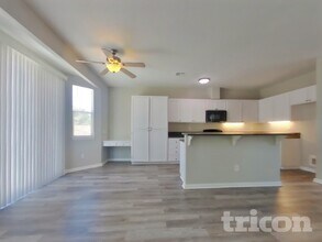 757 Pino Ave in Lancaster, CA - Building Photo - Building Photo