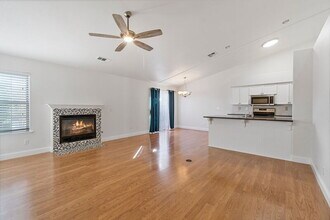 8884 N Del Mar Ave in Fresno, CA - Building Photo - Building Photo