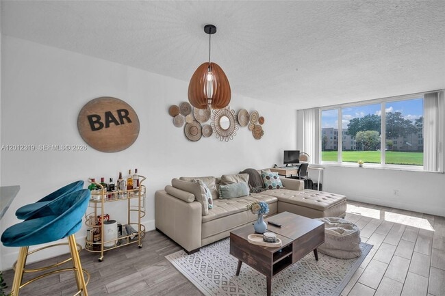 property at 9431 Live Oak Pl