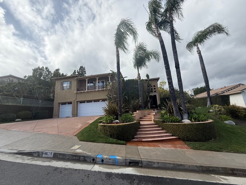 7431 Dorie Dr in Los Angeles, CA - Building Photo