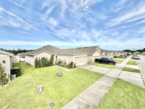 157 Sunny Day Wy in Davenport, FL - Building Photo - Building Photo