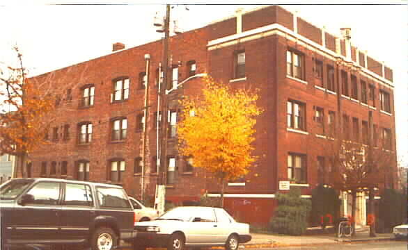 Maxmillian Apartments in Seattle, WA - Foto de edificio - Building Photo