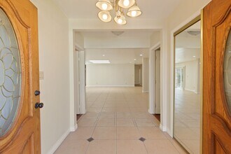 15424 Mayall St in Los Angeles, CA - Building Photo - Building Photo