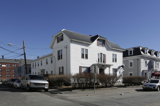 793 Merrimack St in Lowell, MA - Building Photo - Building Photo