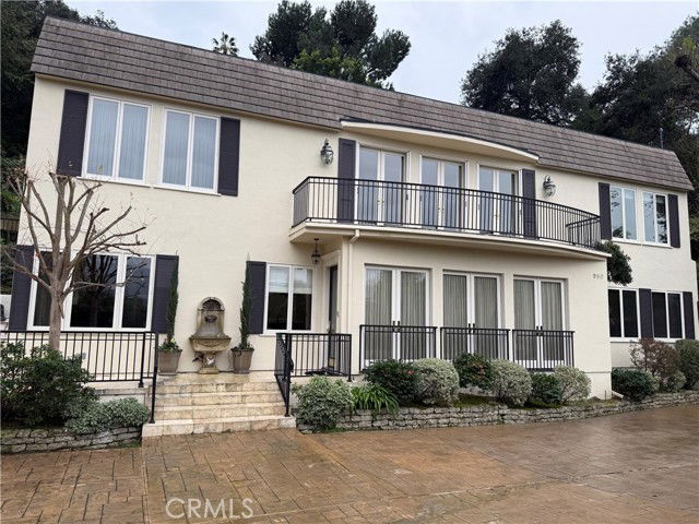 property at 980 Ellington Ln