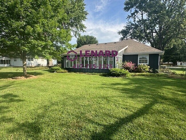 1246 E Broadmoor St in Springfield, MO - Building Photo - Building Photo