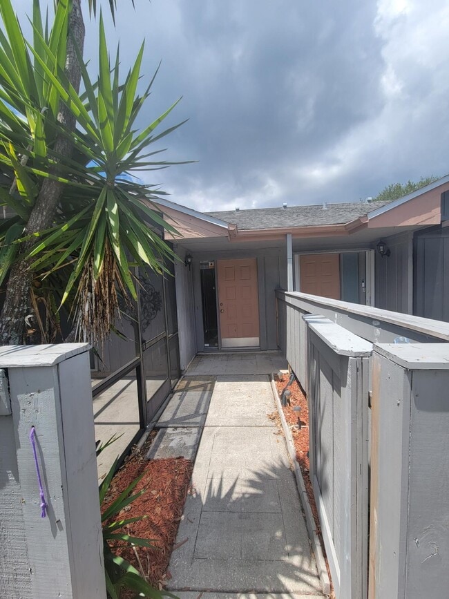 3904 NW Cinnamon Tree Cir in Jensen Beach, FL - Building Photo - Building Photo