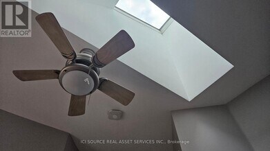 4 Thorburn Private in Ottawa, ON - Building Photo - Building Photo