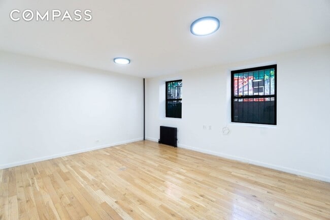 320 W 20th St, Unit 3 in New York, NY - Building Photo - Building Photo