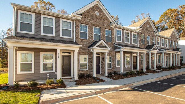 property at 8576 Forest Point Rd NW