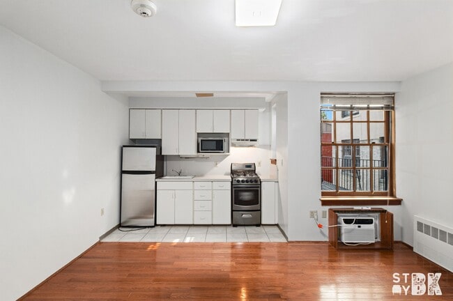8-10 Clark Street in Brooklyn, NY - Building Photo - Building Photo
