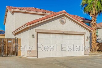 15554 W Gelding Dr in Surprise, AZ - Building Photo - Building Photo