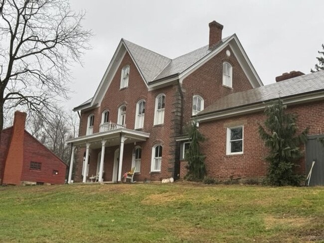 207 Seneca School Rd in Evans City, PA - Building Photo - Building Photo