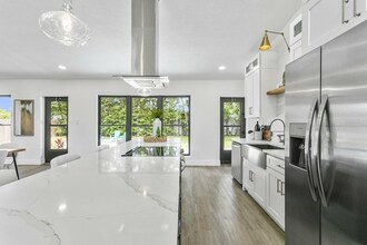2713 Renatta Dr in Belleair Bluffs, FL - Building Photo - Building Photo
