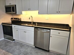 396 W Clements Bridge Rd, Unit Two in Runnemede, NJ - Building Photo - Building Photo