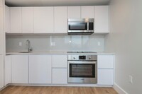 330 Harvard St, Unit 334 - D7 in Cambridge, MA - Building Photo - Building Photo