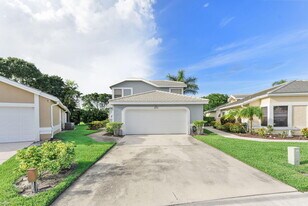 8103 Covington Ct in Greenacres, FL - Building Photo