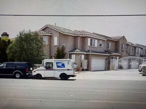 9635 Woodman Ave in Los Angeles, CA - Building Photo - Building Photo