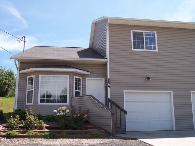 property at 652-654 N Polk St