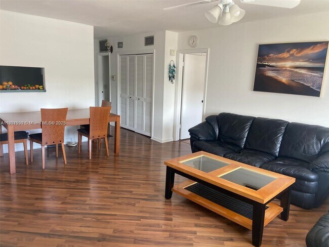 1881 Middle River Dr in Fort Lauderdale, FL - Building Photo - Building Photo