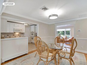 250 White St in Southampton, NY - Building Photo - Building Photo