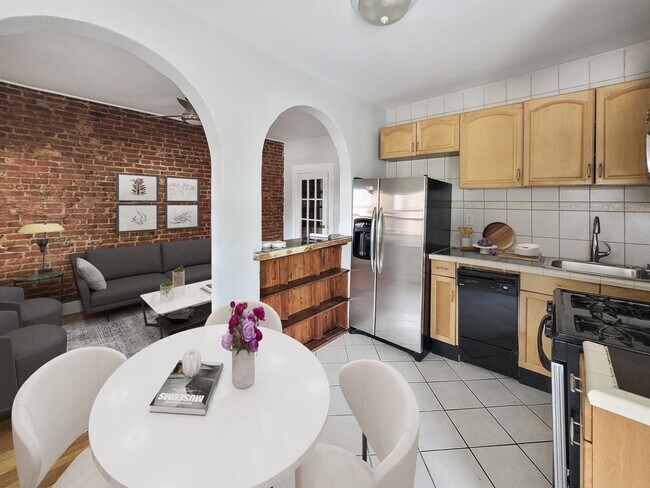 64 Day St, Unit 3 in Boston, MA - Building Photo - Building Photo