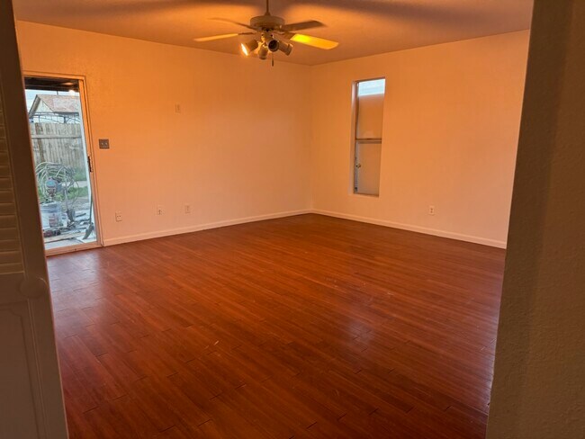 2208 W Danbury Dr in Phoenix, AZ - Building Photo - Building Photo