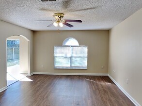 960 Vassar Dr in Eustis, FL - Building Photo - Building Photo