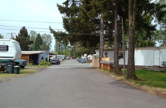 Cottonwood Mobile Home Park in Puyallup, WA - Building Photo - Building Photo