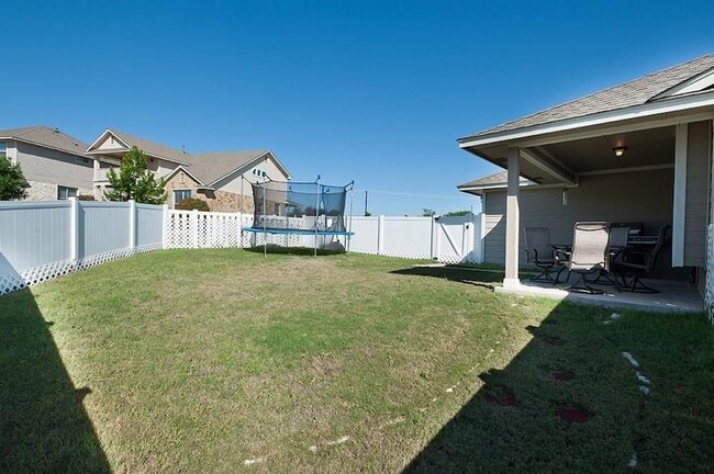 100 Joshua Tree Cir in Pflugerville, TX - Foto de edificio - Building Photo