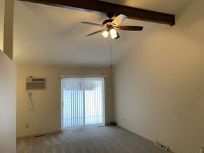 8396 N Akins Rd in North Royalton, OH - Foto de edificio - Building Photo