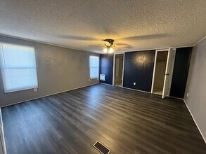 4 Corey Pl in Manhattan, KS - Building Photo - Building Photo