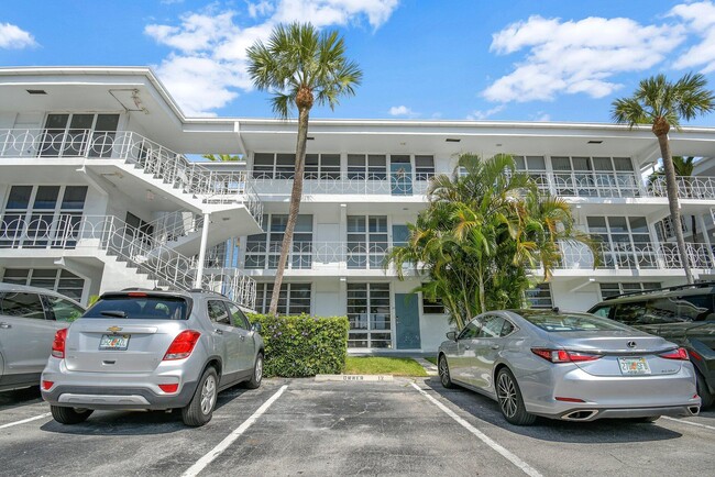 2727 Yacht Club Blvd in Fort Lauderdale, FL - Building Photo - Building Photo