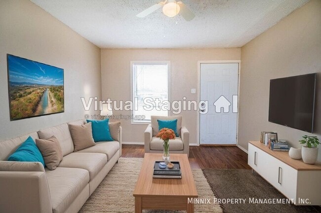 300 E Lynn St in Slaton, TX - Building Photo - Building Photo
