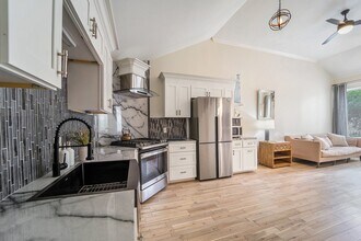 2821 Morrison St in Houston, TX - Building Photo - Building Photo