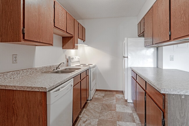 Lone Oak Apartments in Buffalo, MN - Building Photo - Interior Photo