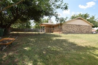 1906 Devonshire Ct in Arlington, TX - Building Photo - Building Photo